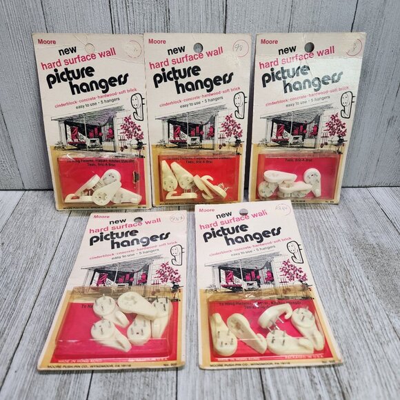 Vintage Moore Pictures Wall Hangers - 5 Pack - MINT! - Picture 1 of 4